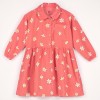 Koraalroos corduroy kleedje met bloemetjes - Corduroy buttoned dress daisies coral